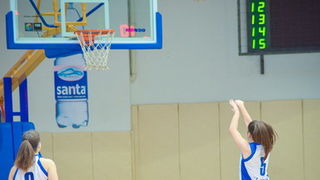 A-1 liga, 4. kolo: ŽKK Zadar – ŽKK Pula 78-40. Gloria Sikirić i Ivana Dujić. Foto: Iva Perinčić A-1 liga, 4. kolo: ŽKK Zadar – ŽKK Pula 78-40. Gloria Sikirić i Ivana Dujić. Foto: Iva Perinčić