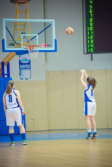 A-1 liga, 4. kolo: ŽKK Zadar – ŽKK Pula 78-40. Gloria Sikirić i Ivana Dujić. Foto: Iva Perinčić A-1 liga, 4. kolo: ŽKK Zadar – ŽKK Pula 78-40. Gloria Sikirić i Ivana Dujić. Foto: Iva Perinčić