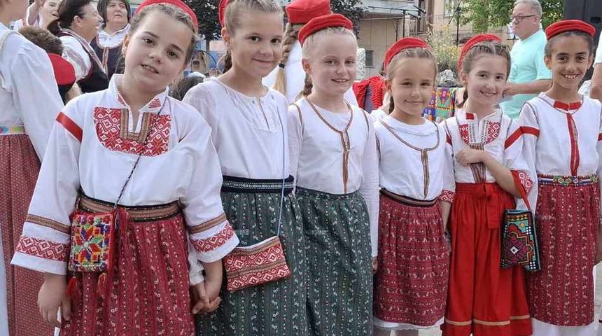 U Benkovcu održan kulturno umjetnički program ” Gradu na dar “ U Benkovcu održan kulturno umjetnički program ” Gradu na dar “