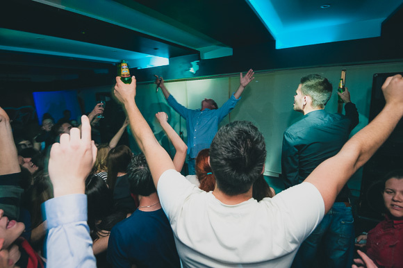 Zadarska večer s Ivicom Sikirićem Ićom u Hitch baru, 8.5.2015. (Foto: Ivan Toman) Zadarska večer s Ivicom Sikirićem Ićom u Hitch baru, 8.5.2015. (Foto: Ivan Toman)