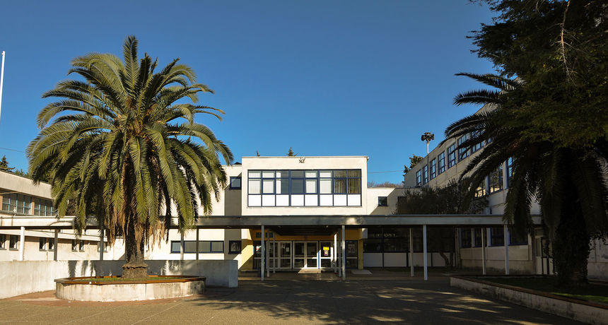 Ekonomsko birotehnička i Turističko ugostiteljska škola Ekonomsko birotehnička i Turističko ugostiteljska škola