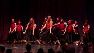 Plesna čestitka Zadarskog plesnog ansambla, Foto: Leo Banić Plesna čestitka Zadarskog plesnog ansambla, Foto: Leo Banić