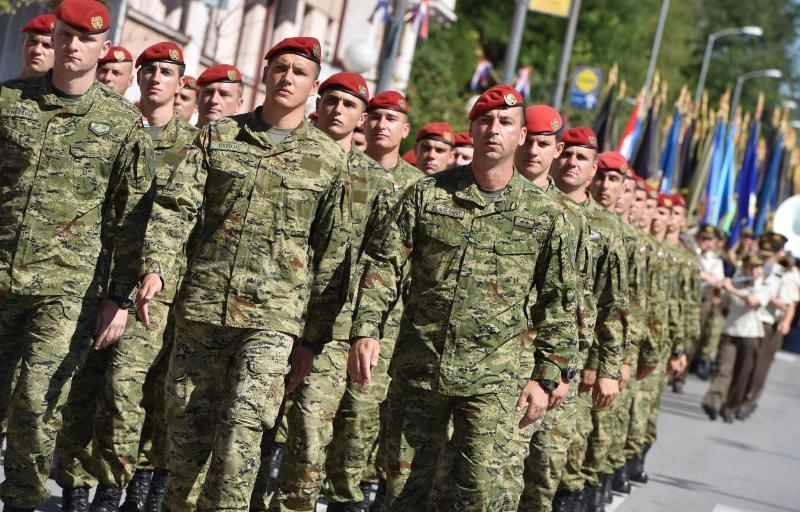 Knin: Generalna proba mimohoda uoči sutrašnje proslave 21. obljetnice VRA Oluja Knin: Generalna proba mimohoda uoči sutrašnje proslave 21. obljetnice VRA Oluja