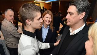 Drženje zadarskih SDP-ovaca u hotelu Kolovare. Foto: Dino Stanin/PIXSELL