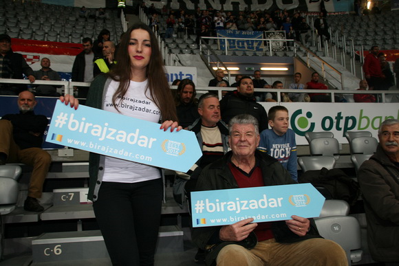 Košarkaši i navijači KK Zadar podržali akciju #birajzadar Košarkaši i navijači KK Zadar podržali akciju #birajzadar