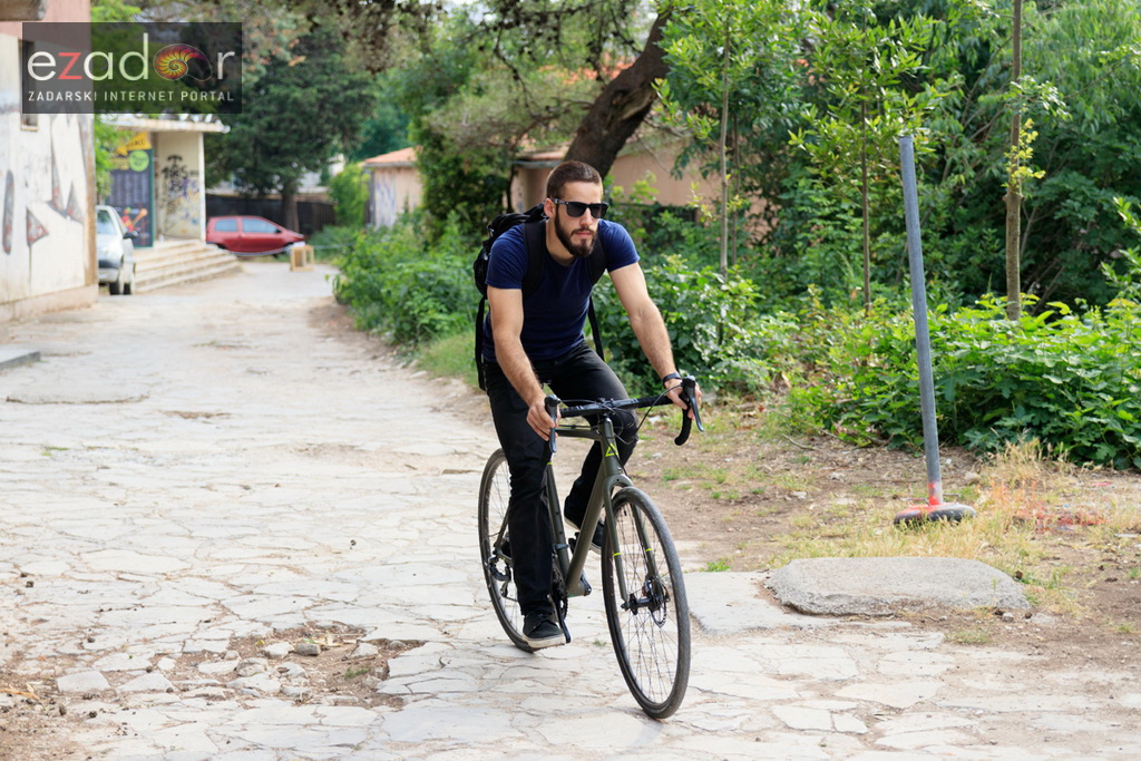Simboličnim rušenjem zida započeo je urbani festival KvartArt na Voštarnici