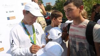 Zlatni olimpijci Fantela i Marenić družili se sa šibenskom djecom povodom dana jedrenja. Photo: Duško Jaramaz/PIXSELL Zlatni olimpijci Fantela i Marenić družili se sa šibenskom djecom povodom dana jedrenja. Photo: Duško Jaramaz/PIXSELL