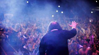 Mišo Kovač i prijatelji na Starom placu u Splitu Mišo Kovač i prijatelji na Starom placu u Splitu