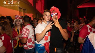 Čudesna noć: Velika fešta ulicama Zadra nakon plasmana Vatrenih u finale SP Čudesna noć: Velika fešta ulicama Zadra nakon plasmana Vatrenih u finale SP