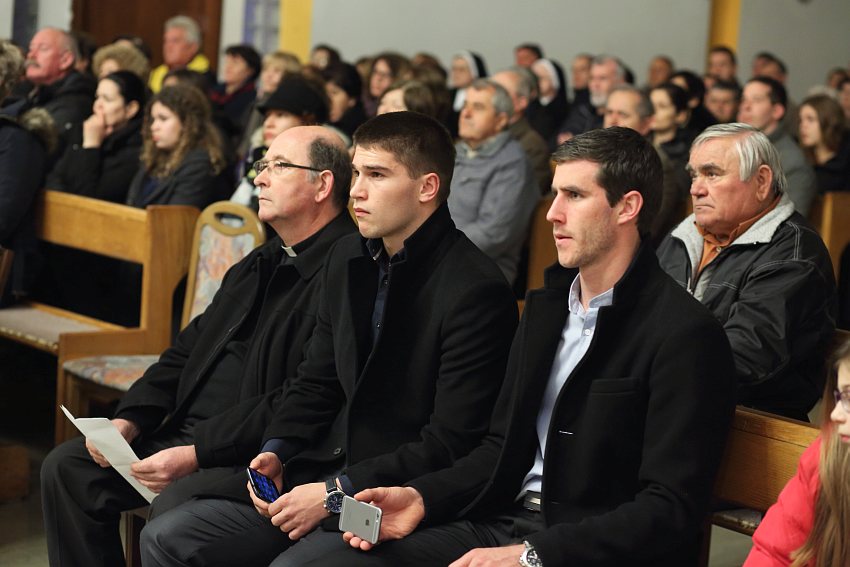 (V)Ladari i (V)Ladarice folklorne scene u Hrvatskoj još jednom oduševili Bibinjce. Foto: Leo Banić
