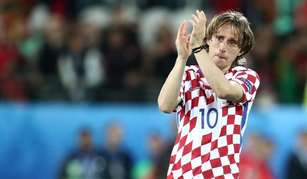 Lens, Francuska – UEFA EURO 2016., osmina finala, Hrvatska – Portugal 0-1. Suze Luke Modrića. Photo: Sanjin Strukic/PIXSELL
