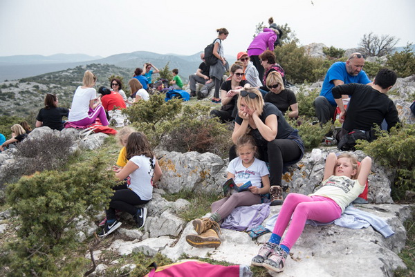 Drugi Planinarski pohod “Hajdemo do Vrane” 2. travnja 2016. Foto: Vinko Pešić