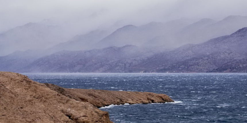 Olujna bura u Velebirtskom kanalu 26. studenog 2015. Foto: Leonard Kvarantan Olujna bura u Velebirtskom kanalu 26. studenog 2015. Foto: Leonard Kvarantan