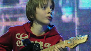 Skoplje, 240110.
Humanitarni koncert odrzan u Skoplju na kome su izvodjaci premijerno pjevali pjesme koje je komponirao Tose Proeski.
Na fotografiji: kristijan Risteski.
Foto: Maja Zlatevska / CROPIX Skoplje, 240110.
Humanitarni koncert odrzan u Skoplju na kome su izvodjaci premijerno pjevali pjesme koje je komponirao Tose Proeski.
Na fotografiji: kristijan Risteski.
Foto: Maja Zlatevska / CROPIX