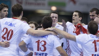 Zaragoza, Spanjolska, 230113.
Gradska dvorana Principe Felipe.
Svjetsko prvenstvo u rukometu za muskarce Spanjolska 2013.
Utakmica cetvrtfinala izmedju reprezentacija Hrvatske i Francuske.
Na fotografiji: slavlje hrvatskih igraca nakon pobjede.
Foto: Ante Zaragoza, Spanjolska, 230113.
Gradska dvorana Principe Felipe.
Svjetsko prvenstvo u rukometu za muskarce Spanjolska 2013.
Utakmica cetvrtfinala izmedju reprezentacija Hrvatske i Francuske.
Na fotografiji: slavlje hrvatskih igraca nakon pobjede.
Foto: Ante