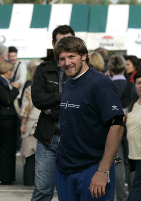 Zagreb, 190910.
Danas se na malom Jarunskom jezeru odrzava humanitarna manifestacija Terry Fox Run koja je pod pokroviteljstvom predsjednika drzave Ive Josipovica, Vlade RH i Grada Zagreba. Gradjani mogu sudjelovati trcanjem, hodanjem, rolanjem i voznjom
