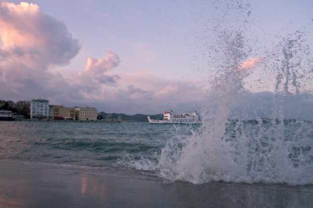 Tramontana u Zadru 17. prosinca 2011., Foto: Leo Banić Tramontana u Zadru 17. prosinca 2011., Foto: Leo Banić