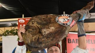 Drniški pršut u lovu na Guinnessovu knjigu rekorda. Photo: Duško Marušić/Pixsell Drniški pršut u lovu na Guinnessovu knjigu rekorda. Photo: Duško Marušić/Pixsell