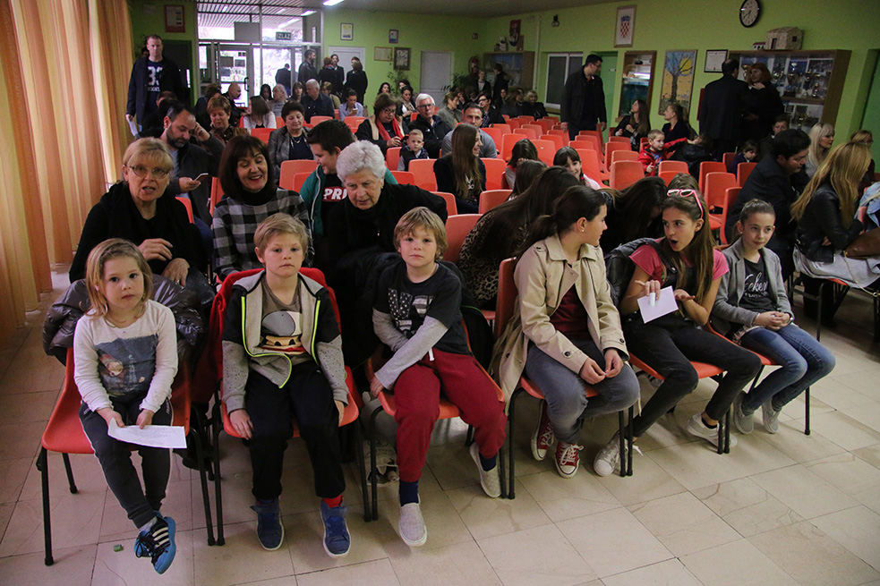 OŠ Stanovi- humanitarni klapski koncert