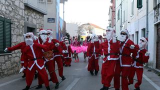 Murter: Maškarana povorka Velike Bake