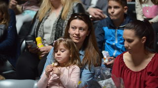 Predstava “Maša i Medvjed” moskovskog Dječjeg kazališta oduševila zadarske mališane Predstava “Maša i Medvjed” moskovskog Dječjeg kazališta oduševila zadarske mališane