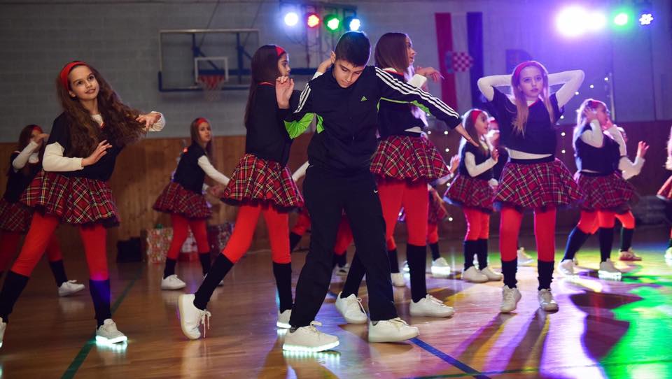 Plesna Božićna čarolija na otoku Pagu