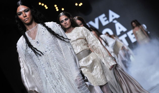 Zagreb, 061009.
West Gate.
Revija modne kuce Hippy Garden, u sklopu Cro a Portera. 
Foto: Boris Kovacev / CROPIX