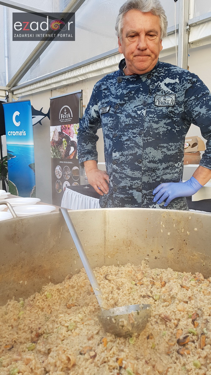 Priprema rižota s plodovima mora u sklopu Tuna, Sushi & Wine Festivala Priprema rižota s plodovima mora u sklopu Tuna, Sushi & Wine Festivala