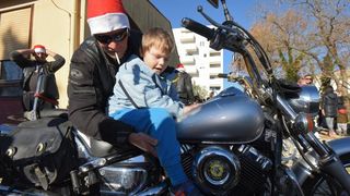 Bikeri moto kluba Bestije tradicionalno su posjetili i darivali djecu vrtica Latica