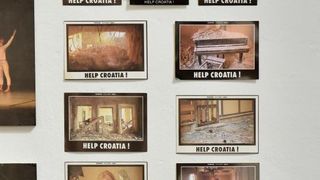 U lozi Narodnog muzeja otvorena je izlozba plakata, fotografija i kostima Zadarskog plesnog ansambla, najstarijeg ansambla suvremenog plesa u Dalmaciji. Izlozba je vezana uz proslavu Dana obrane grada Zadra i 25. godisnjice od osnutka Zadarskog plesnog an