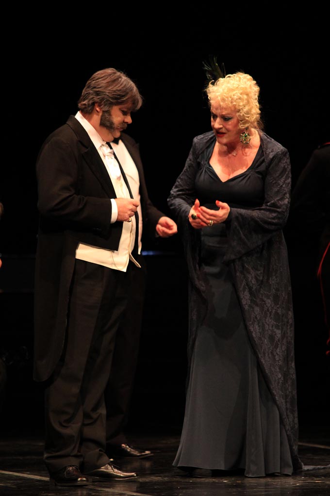 Gospoda Glembajevi u HNK Zadar, foto: Iva Perinčić Gospoda Glembajevi u HNK Zadar, foto: Iva Perinčić