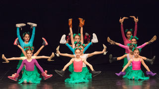 Božićna čestitka plesnog odjela Glazbene škole Blagoje Bersa