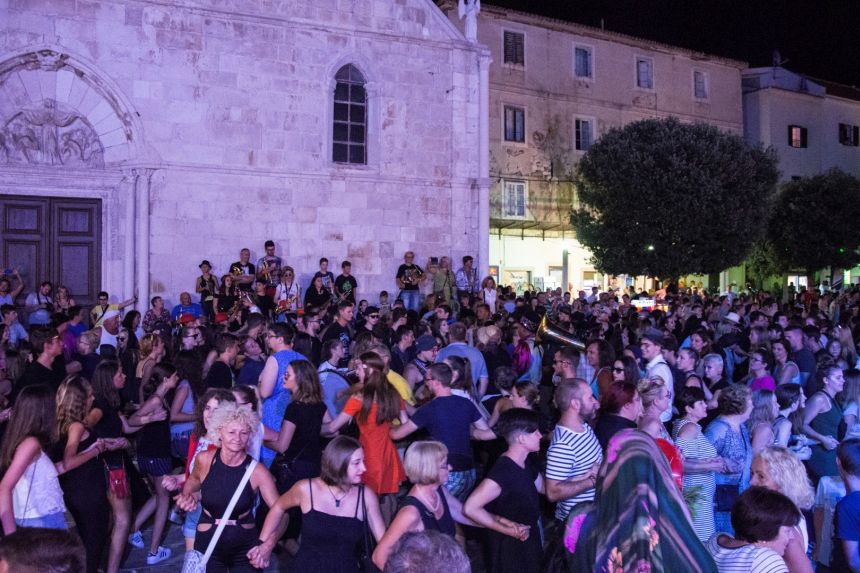 Paški Ljetni karneval 2017