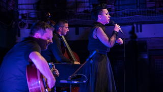 Veličanstvena Amira Medunjanin oduševila Zadrane u klubu Arsenal. Foto: Vinko Pešić Veličanstvena Amira Medunjanin oduševila Zadrane u klubu Arsenal. Foto: Vinko Pešić