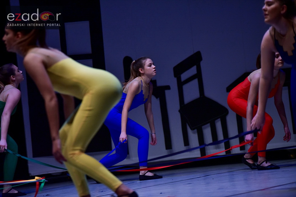 Predstava “Odgojoj” Plesne udruge Gesta u HNK Zadar