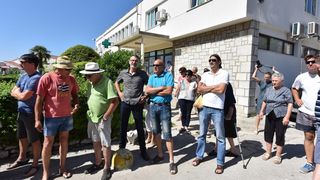 ‘Ne želim dobiti rak!’ Mještani prosvjedovali protiv postavljanja bazne stanice Tele 2