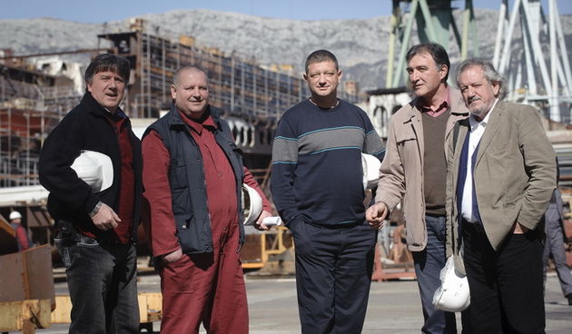 Split, 040313.
Brodogradiliste, Brodosplit.
Potpisivanje ugovora o suradnji izmedju Sindikata metalaca hrvatske, Nezavisnog sindikata Brodosplita i Radnickog sindikata Brodosplita u splitskom brodogradilistu.
Na fotografiji:predsjednik Nezavisnog sindikat