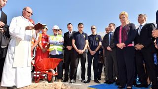 Predsjednica Kolinda Grabar Kitarović otvorila radove na zgradi putničkog terminala u Gaženici. Photo: Dino Stanin/PIXSELL Predsjednica Kolinda Grabar Kitarović otvorila radove na zgradi putničkog terminala u Gaženici. Photo: Dino Stanin/PIXSELL