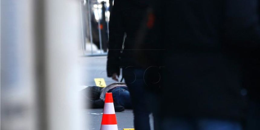 Napadač na policijsku postaju u Parizu, Foto: Hina