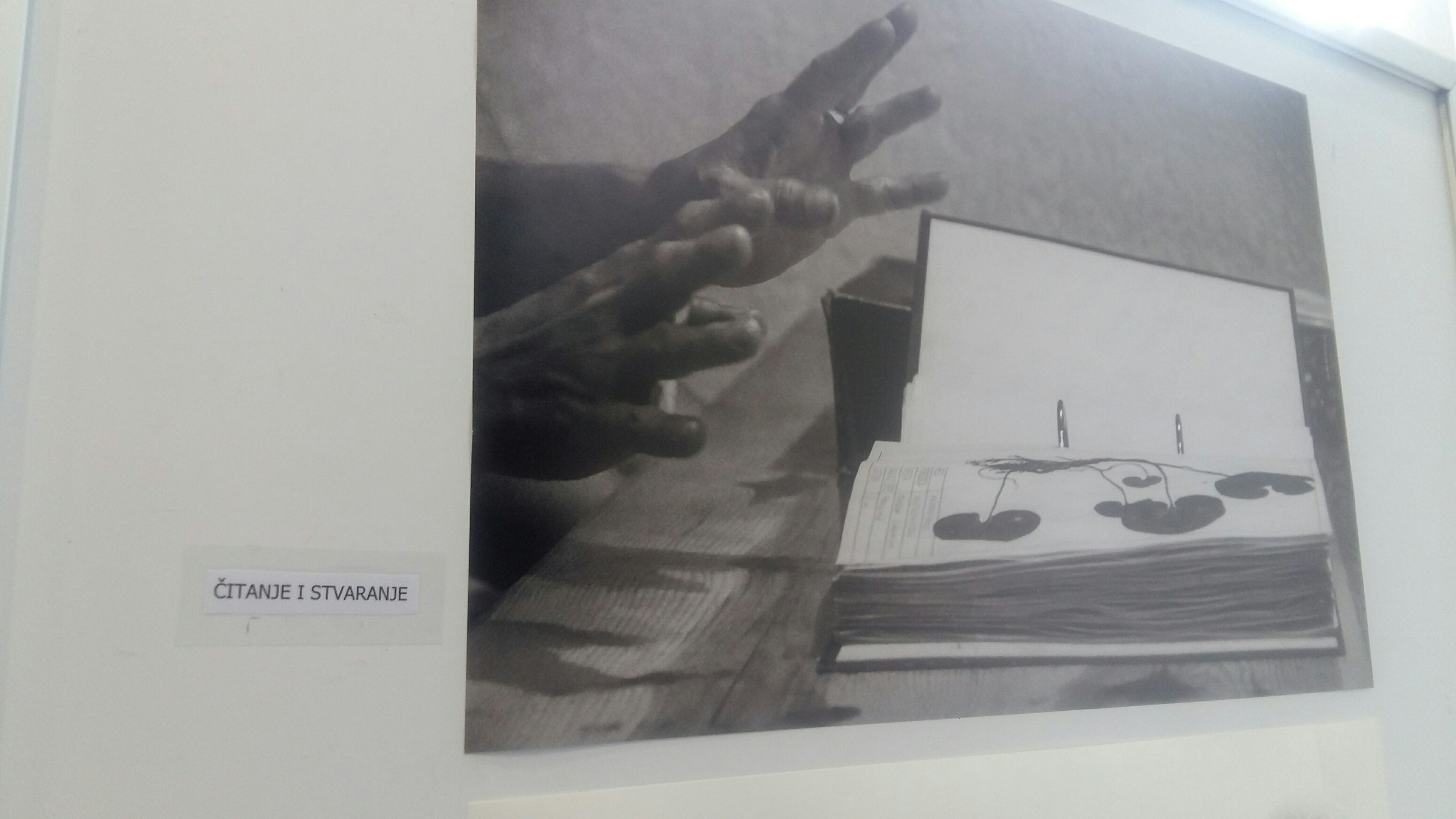 Izložba Jerolima Vulića: Zadrani ulovljeni u zanosu čitanja Izložba Jerolima Vulića: Zadrani ulovljeni u zanosu čitanja