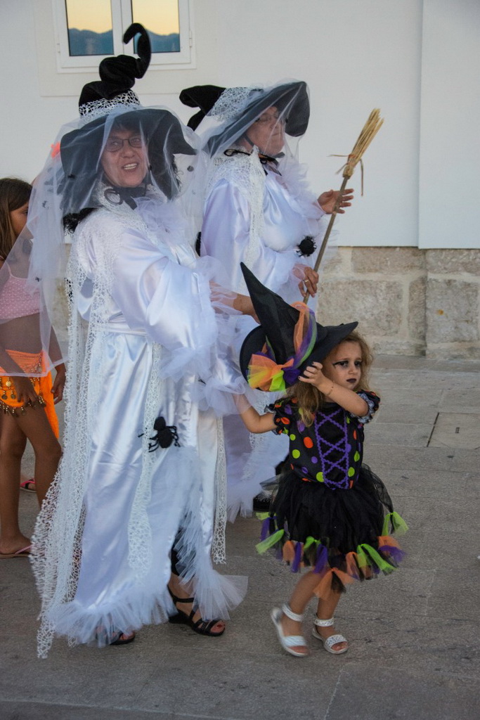 Paški ljetni karneval 2017 – maškarana povorka