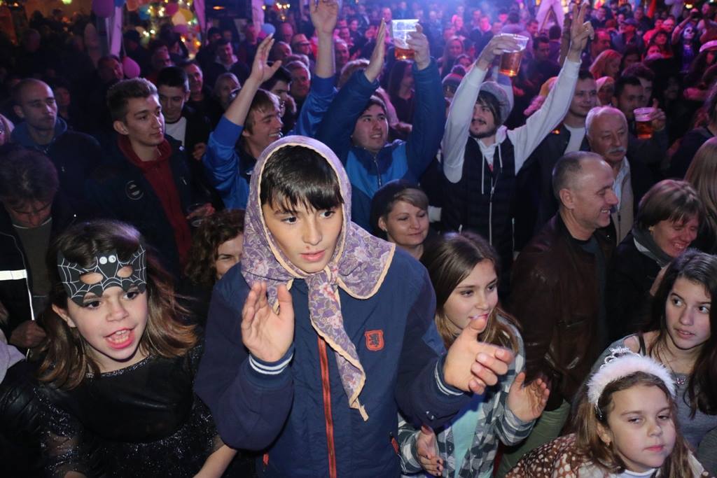 Virske maškare: Maja Šuput zapalila ledenu virsku večer Virske maškare: Maja Šuput zapalila ledenu virsku večer