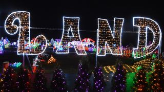 Uz 2,5 milijuna lampica zasjala ovogodišnja božićna bajka u Salajlandu Uz 2,5 milijuna lampica zasjala ovogodišnja božićna bajka u Salajlandu