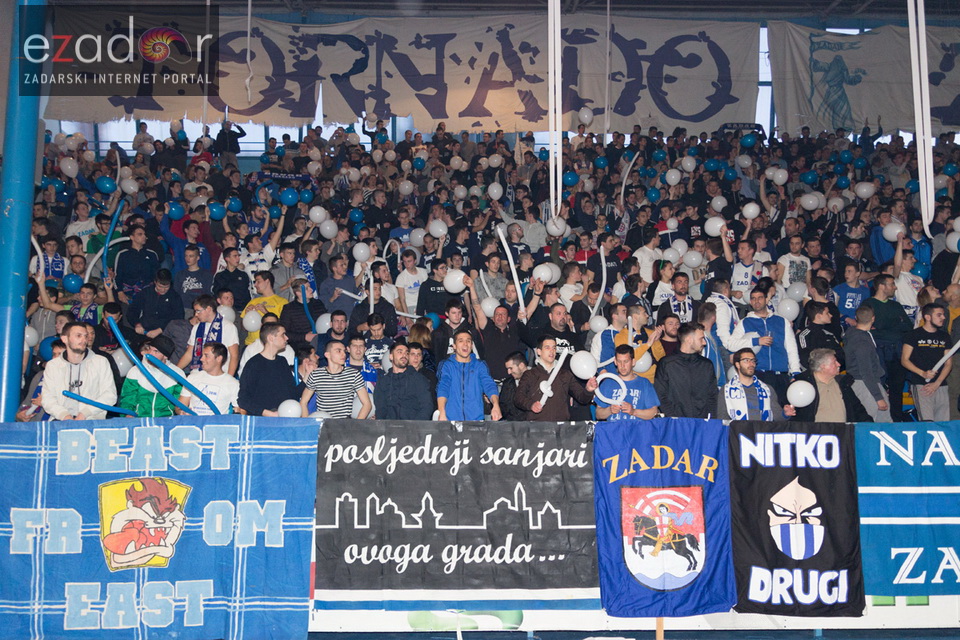 Humanitarno gledanje utakmice Zadar-Cibona u Jazinama Humanitarno gledanje utakmice Zadar-Cibona u Jazinama