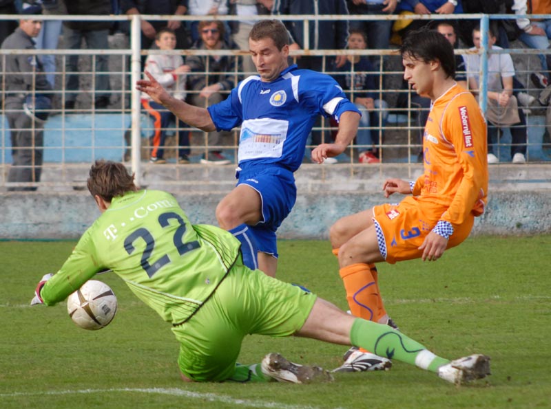 Image 1190255 (auto) Image 1190255 (auto)