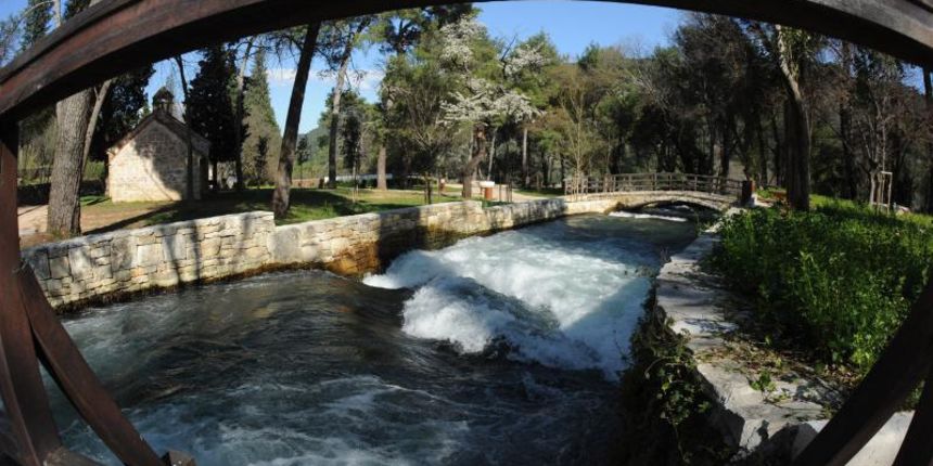 Obilaskom Nacionalnog parka Krka posjetitelji su obilježili 13. ožujka – Međunarodni dan rijeka.  Photo: Hrvoje Jelavić/PIXSELL