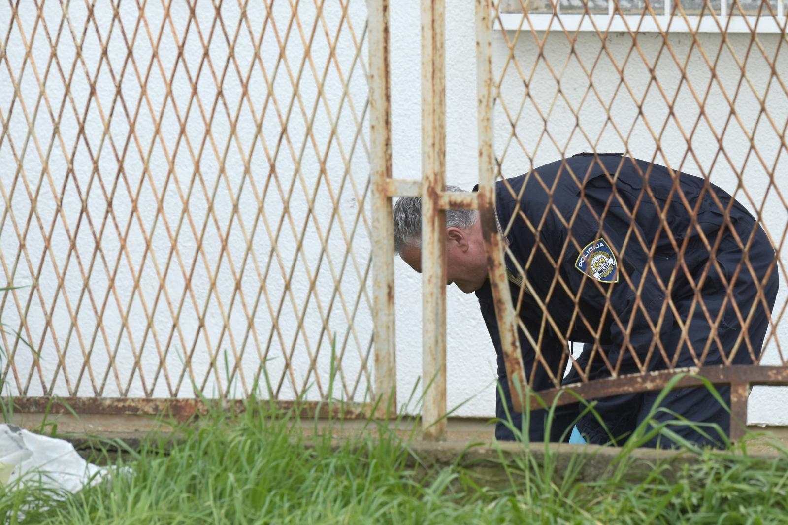 U dvorište PU zadarske tijekom noći bačena ručna bomba