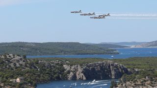 Krila Oluje slave 18. rođendan preletom preko 18 gradova na obali Krila Oluje slave 18. rođendan preletom preko 18 gradova na obali