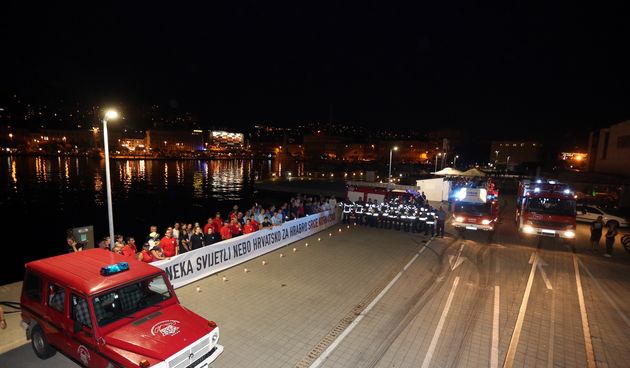 Rijeka: građani i vatrogasci odali počast vatrogascima stradalim prije 10 godina na Kornatima