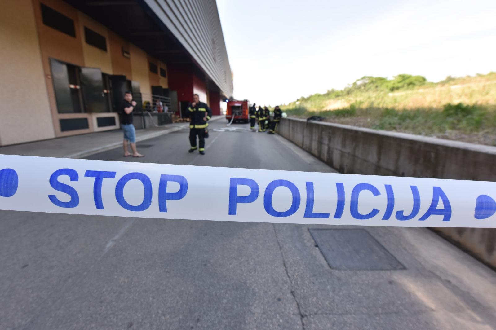 U trgovačkom centru Dalmare u Šibeniku izbila dva požara